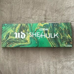 BNIB URBAN DECAY X SHE HULK PALETTE
